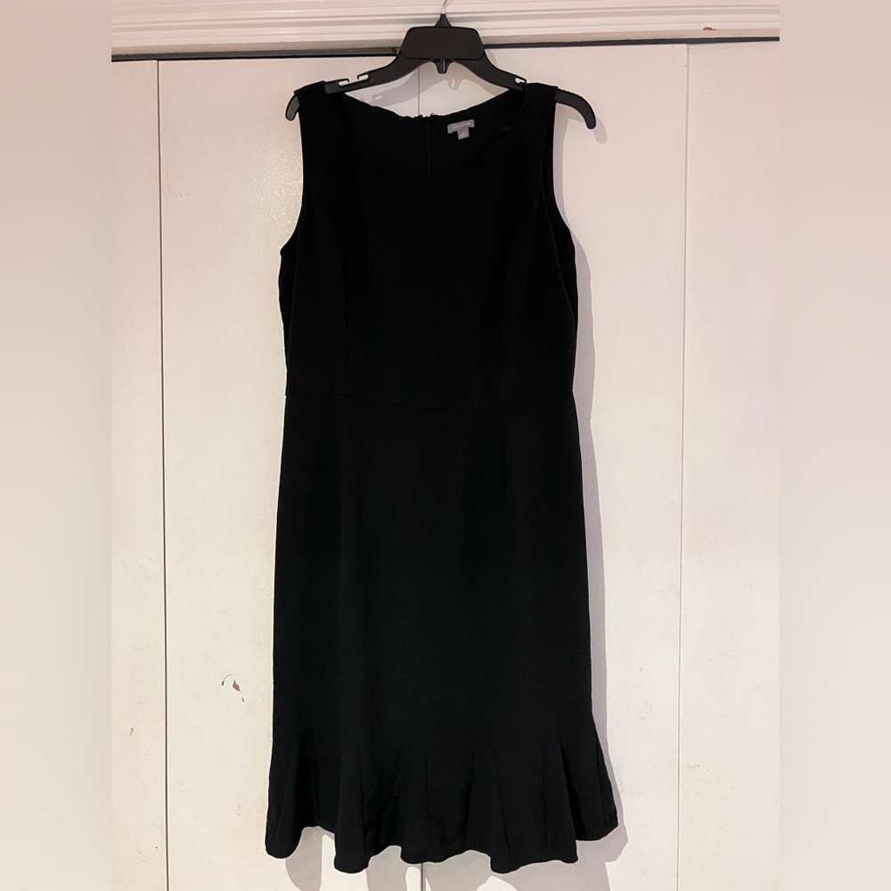 Cute work dress!